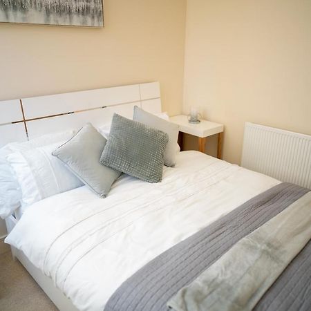 Comfy Spacious Apartment In Canary Wharf London Eksteriør billede