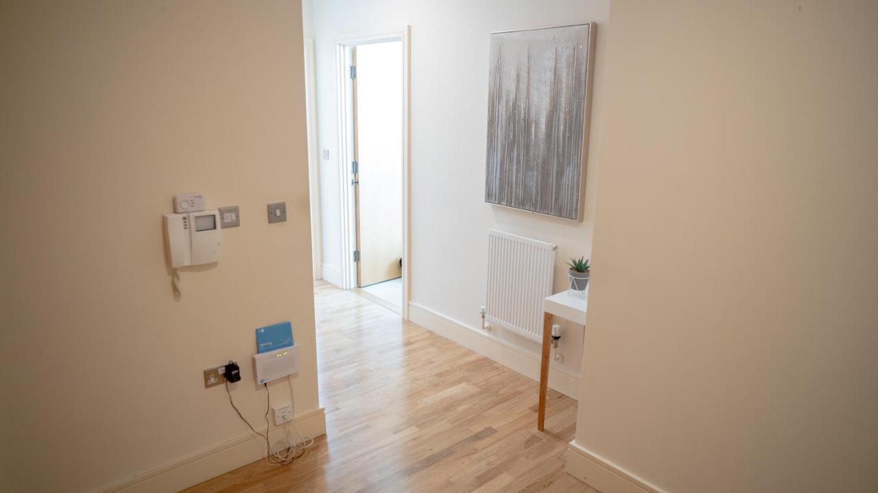 Comfy Spacious Apartment In Canary Wharf London Eksteriør billede