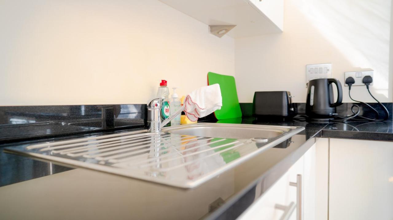 Comfy Spacious Apartment In Canary Wharf London Eksteriør billede