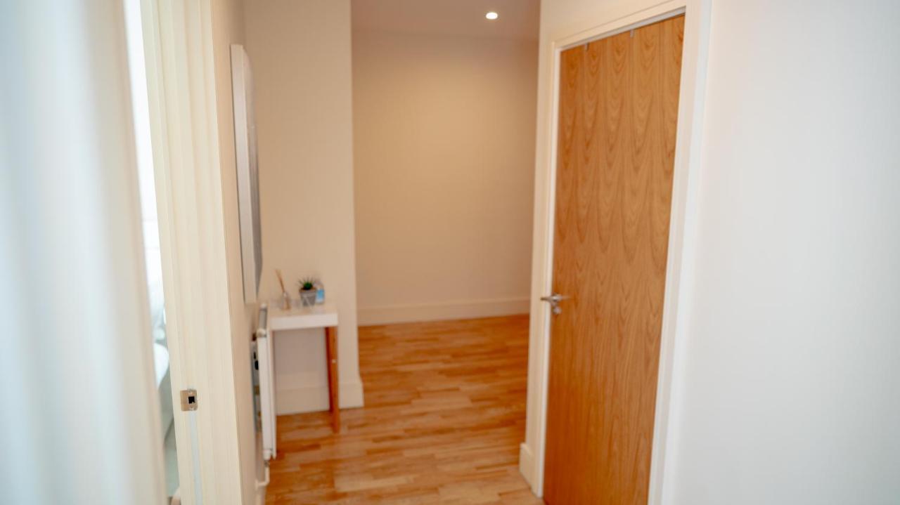 Comfy Spacious Apartment In Canary Wharf London Eksteriør billede
