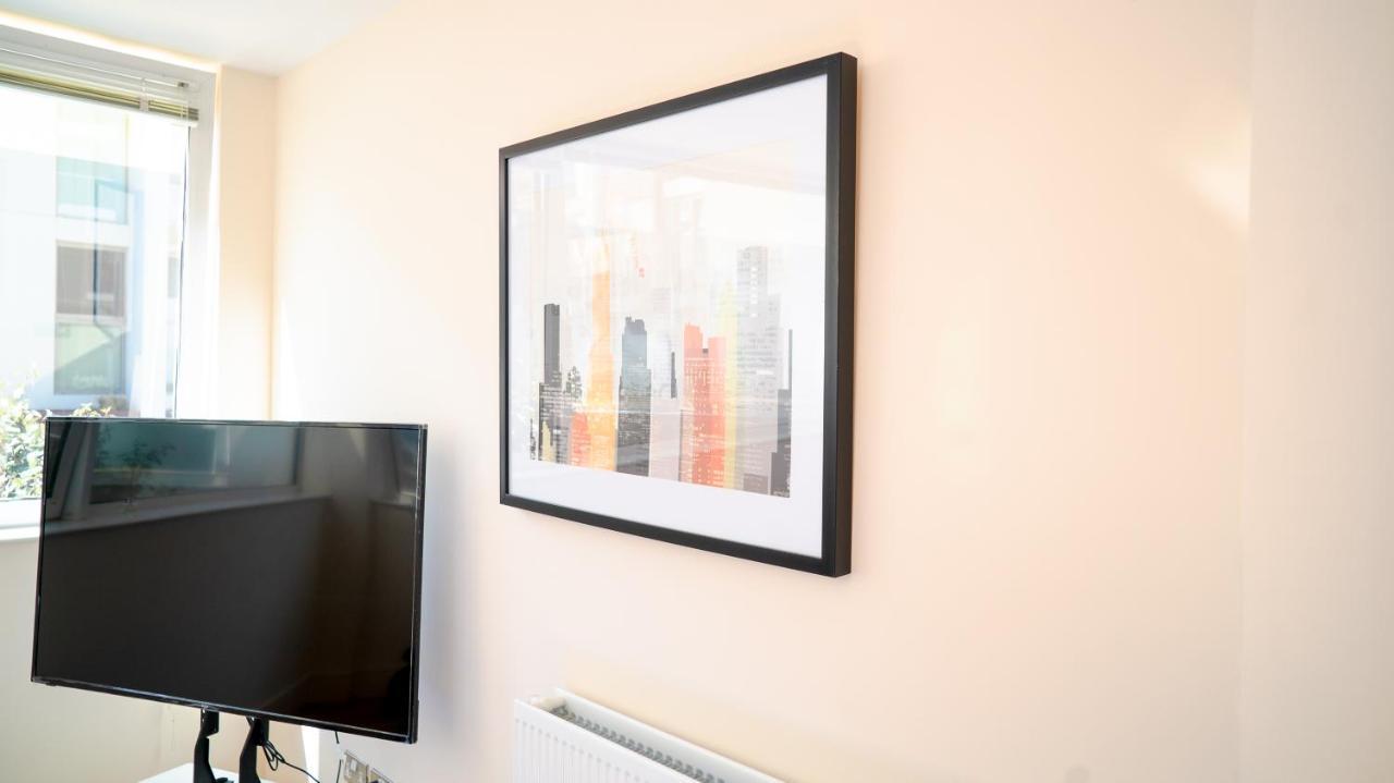 Comfy Spacious Apartment In Canary Wharf London Eksteriør billede