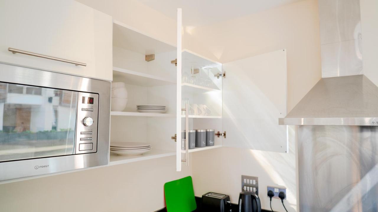 Comfy Spacious Apartment In Canary Wharf London Eksteriør billede