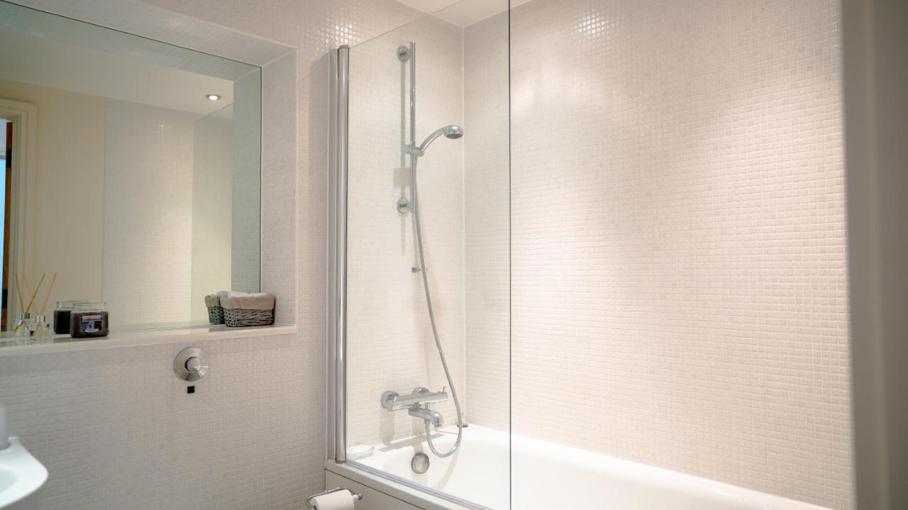 Comfy Spacious Apartment In Canary Wharf London Eksteriør billede